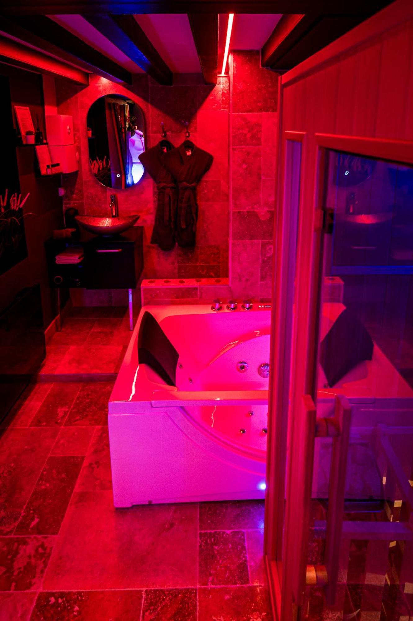 Loveroom Sauna, Balneo, Parking Prive Dans Le Centre De Honfleur Szoba fotó