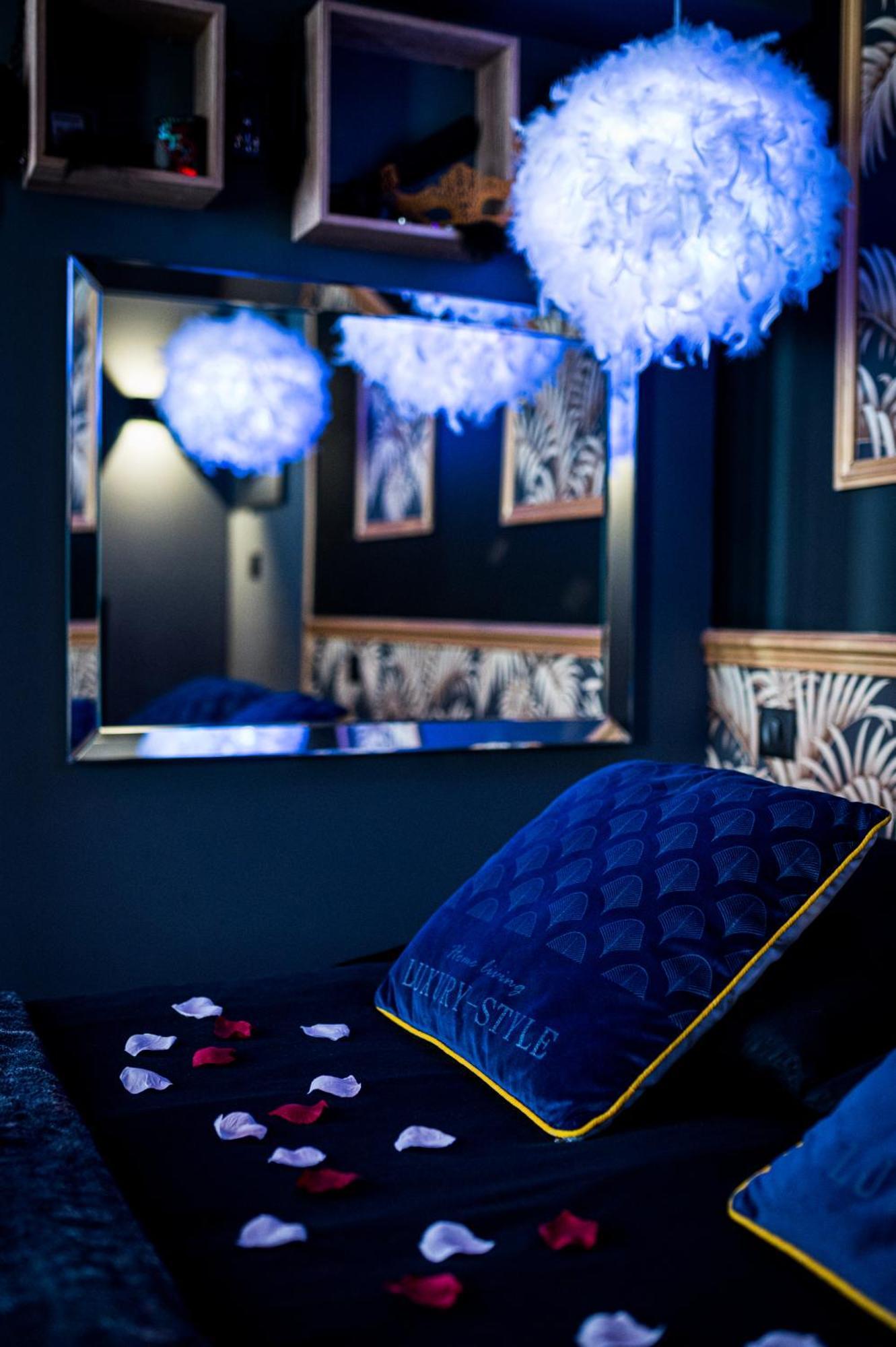 Loveroom Sauna, Balneo, Parking Prive Dans Le Centre De Honfleur Szoba fotó
