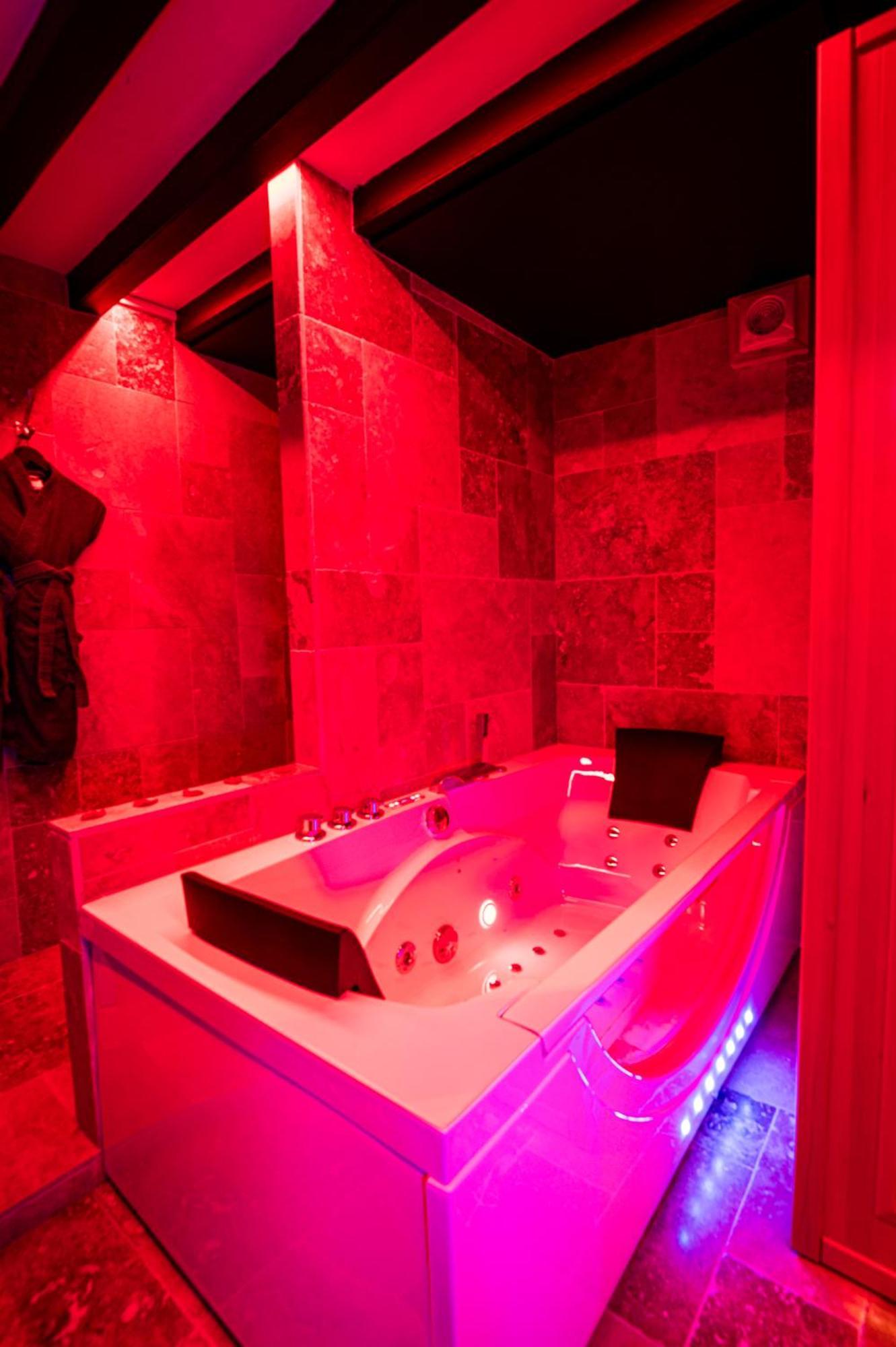 Loveroom Sauna, Balneo, Parking Prive Dans Le Centre De Honfleur Szoba fotó