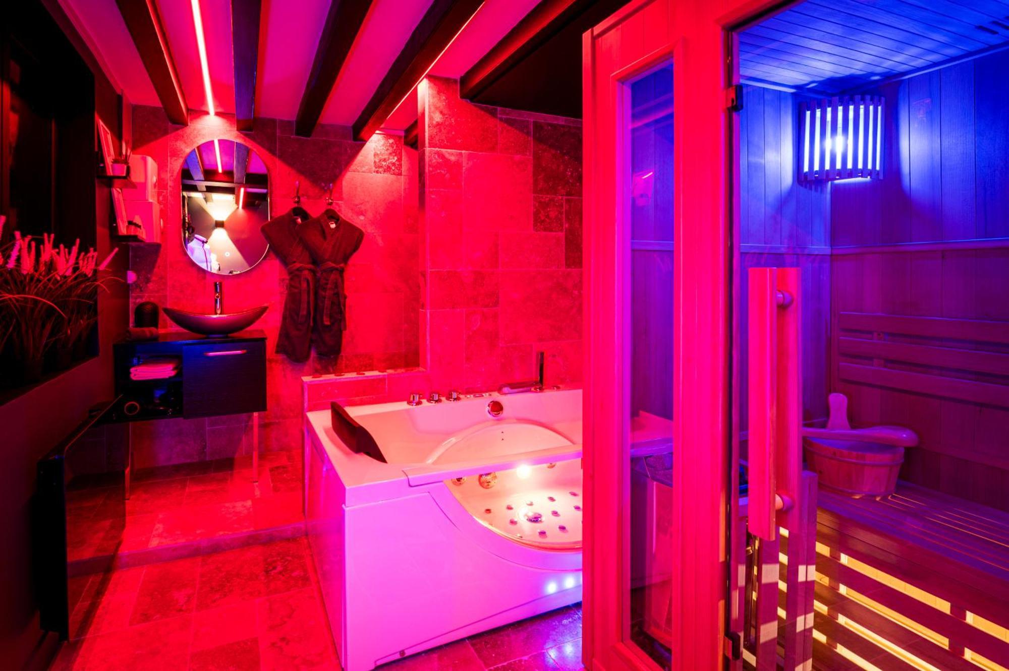 Loveroom Sauna, Balneo, Parking Prive Dans Le Centre De Honfleur Szoba fotó