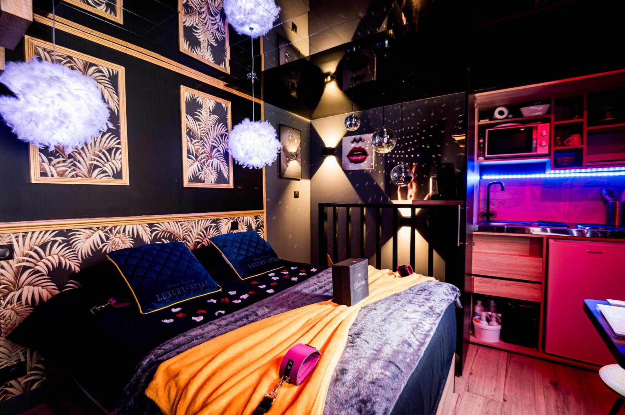 Loveroom Sauna, Balneo, Parking Prive Dans Le Centre De Honfleur Szoba fotó